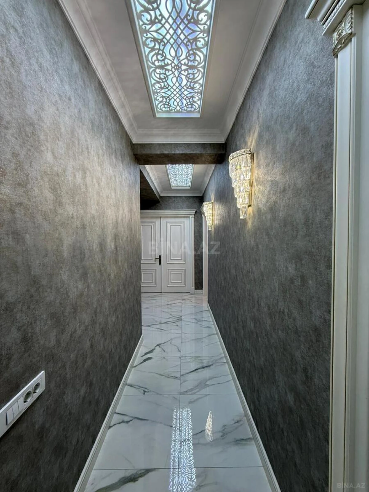 Satılır 3 otaqlı mənzil 138 m²