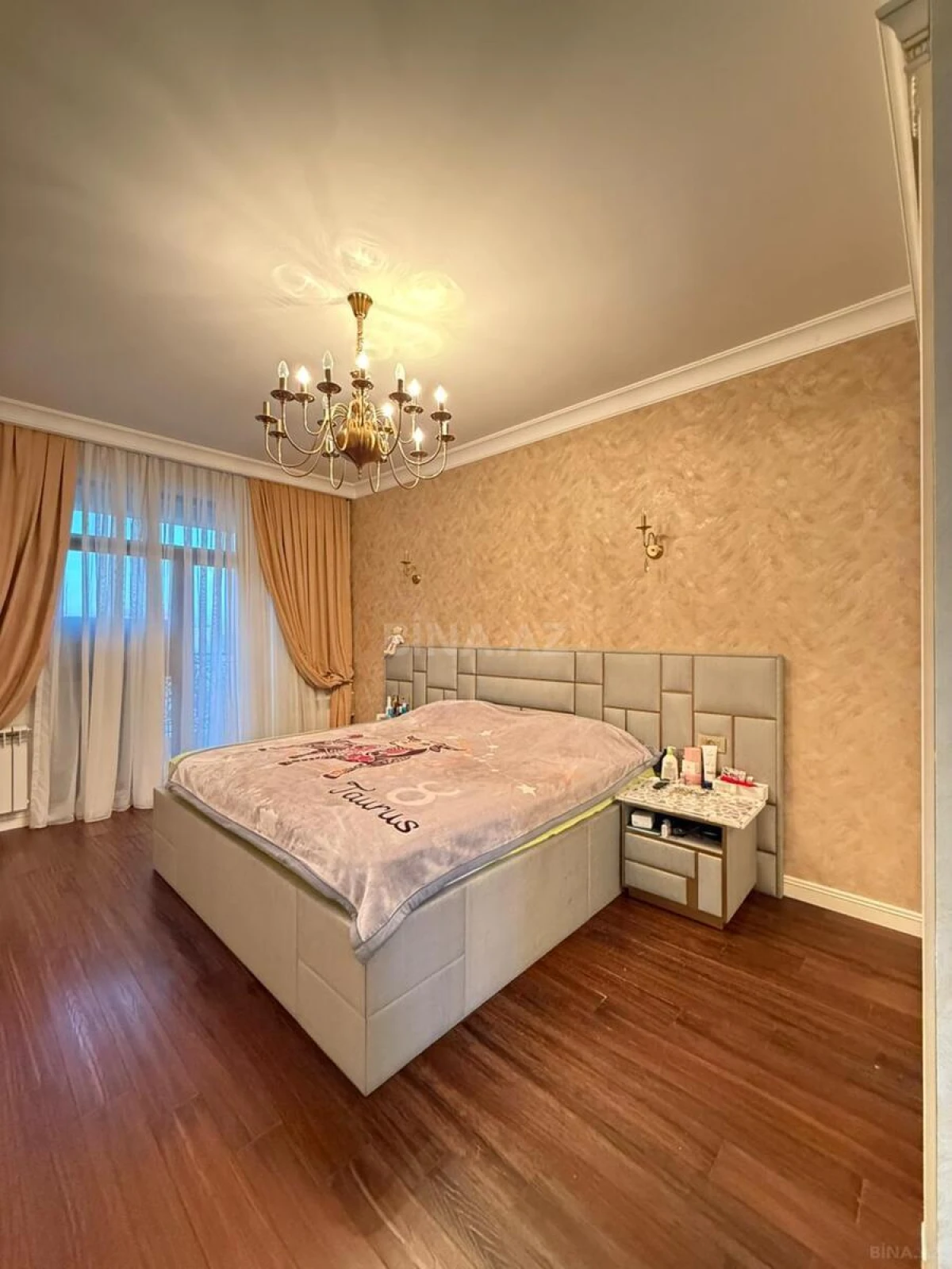 Satılır 3 otaqlı mənzil 138 m²