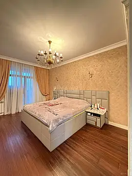 Satılır 3 otaqlı mənzil 138 m²