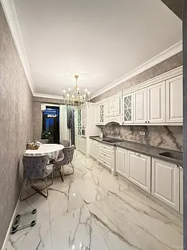 Satılır 3 otaqlı mənzil 138 m²