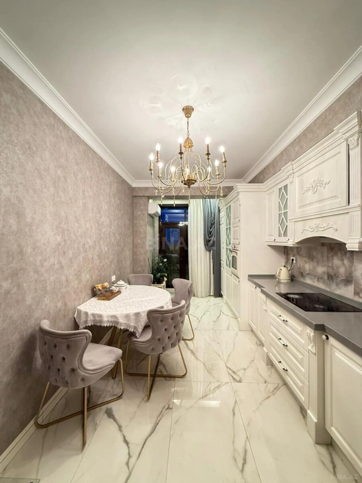 Satılır 3 otaqlı mənzil 138 m²