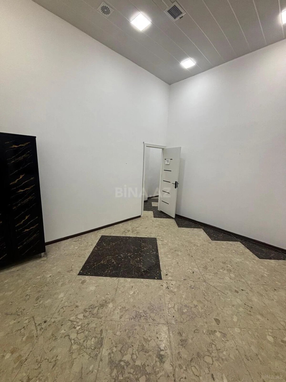 Kirayə verilir obyekt 300 m²