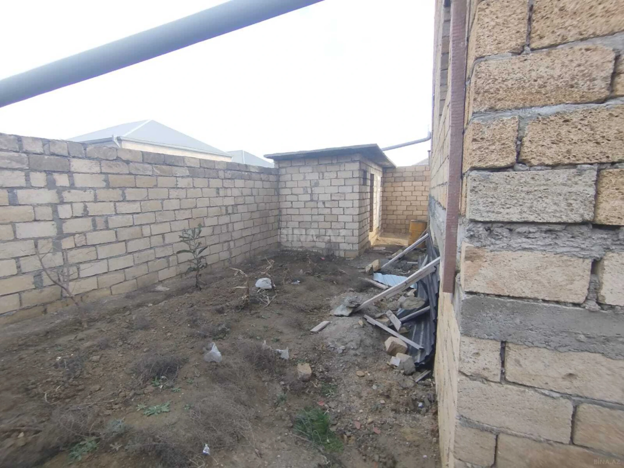 Satılır 5 otaqlı həyət evi 210 m²