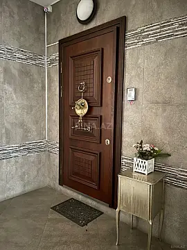 Satılır 4 otaqlı mənzil 240 m²
