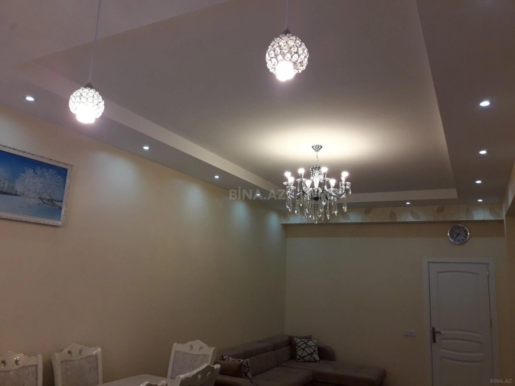 Kirayə verilir 2 otaqlı mənzil 110 m²