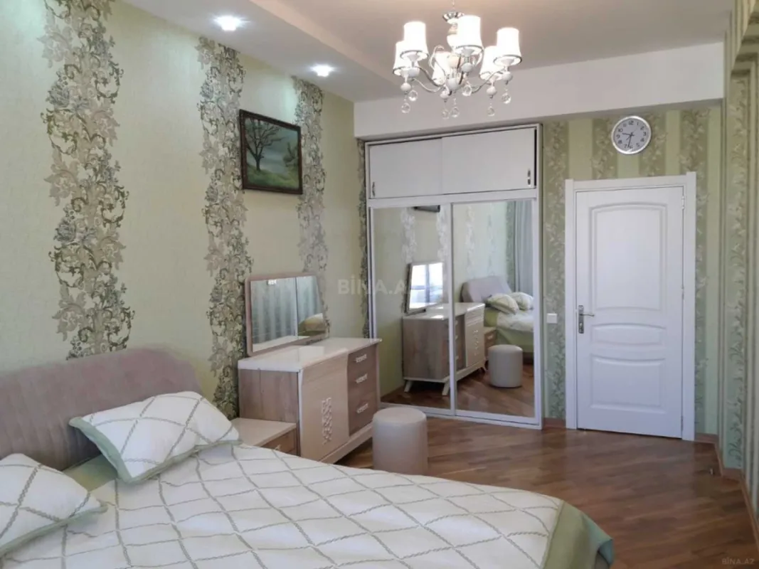 Kirayə verilir 2 otaqlı mənzil 110 m²