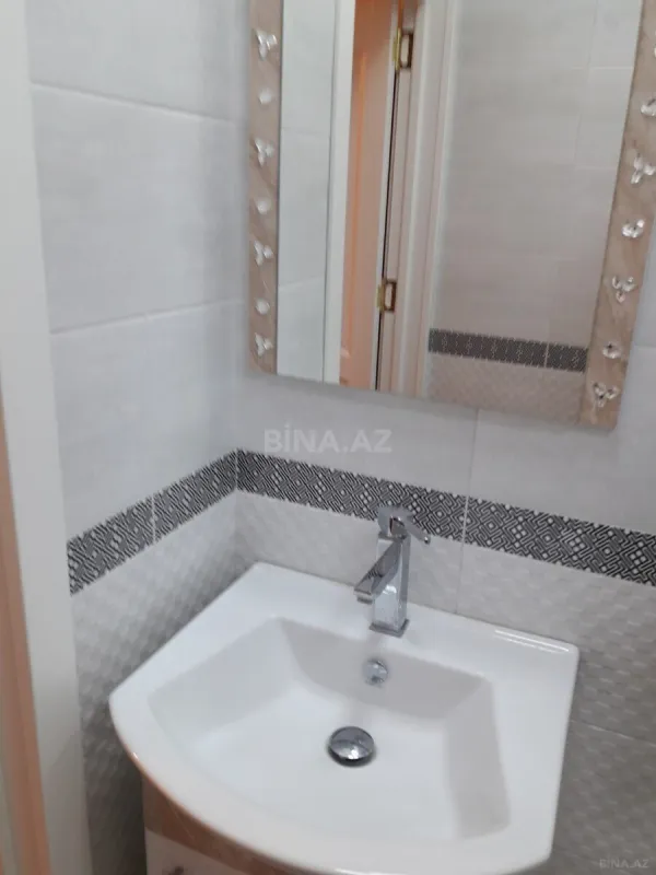 Kirayə verilir 2 otaqlı mənzil 110 m²