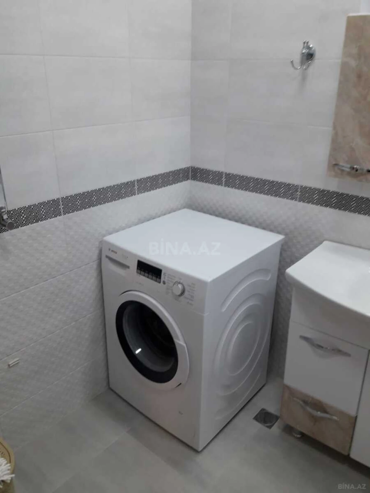 Kirayə verilir 2 otaqlı mənzil 110 m²