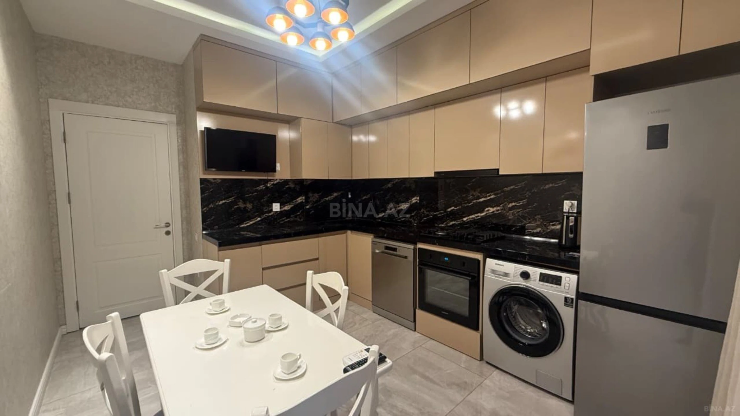 Satılır 3 otaqlı mənzil 147 m²