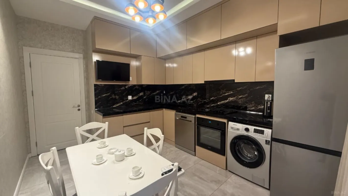 Satılır 3 otaqlı mənzil 147 m²