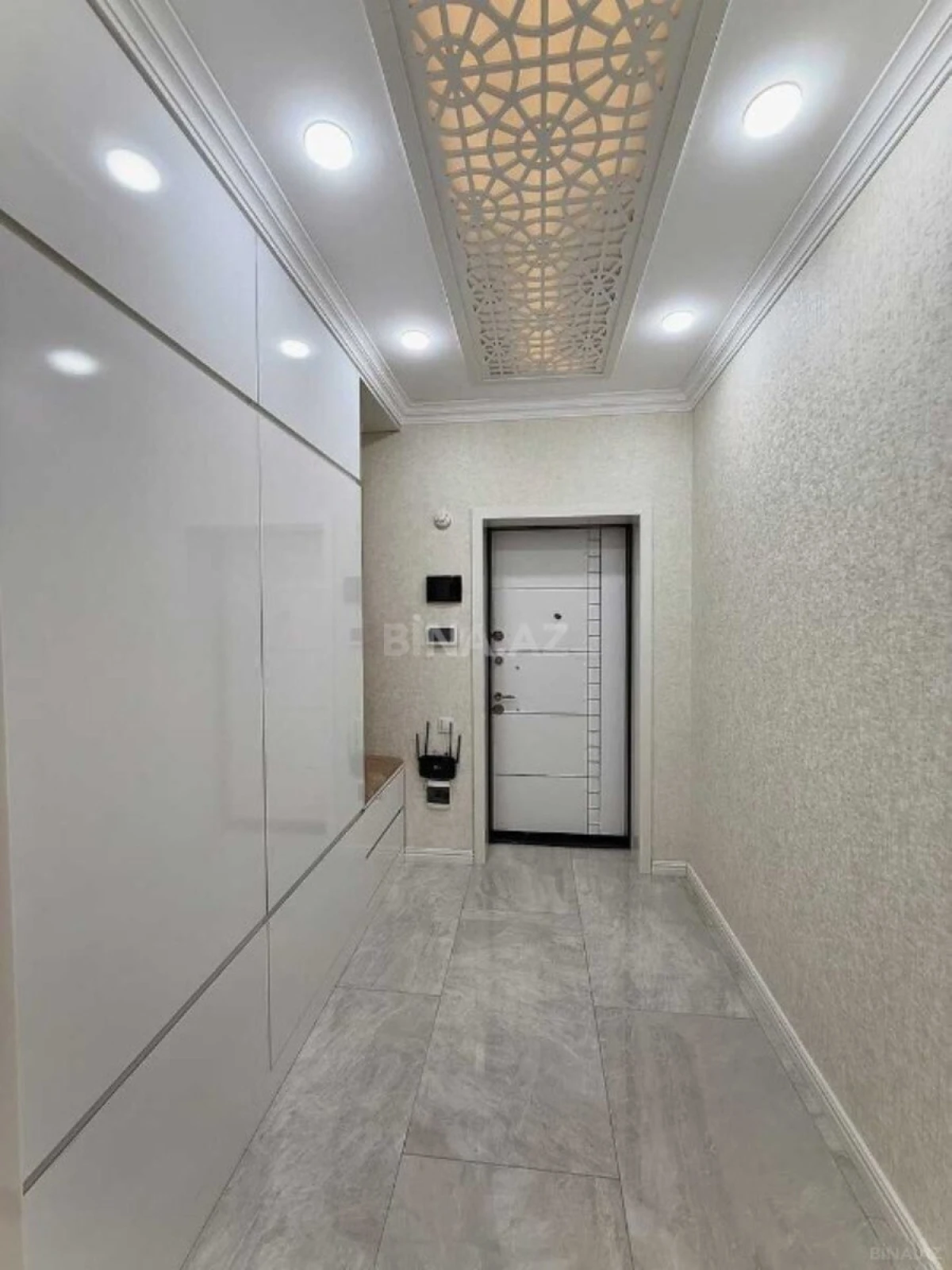 Satılır 3 otaqlı mənzil 147 m²
