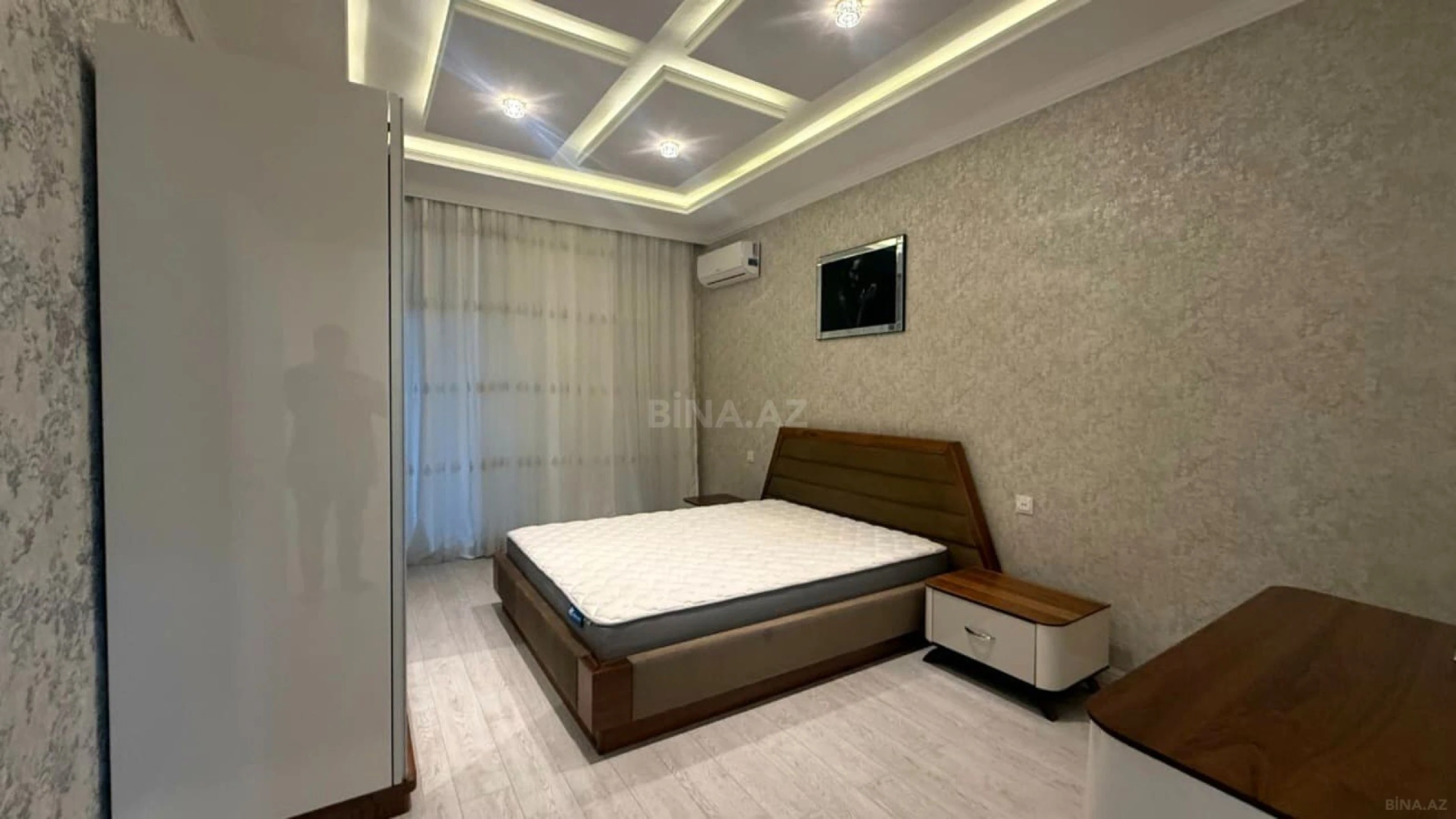 Satılır 3 otaqlı mənzil 147 m²