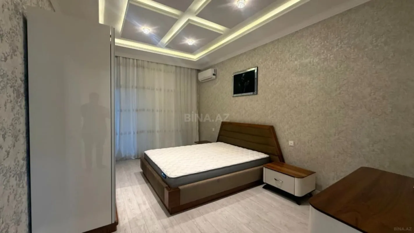 Satılır 3 otaqlı mənzil 147 m²