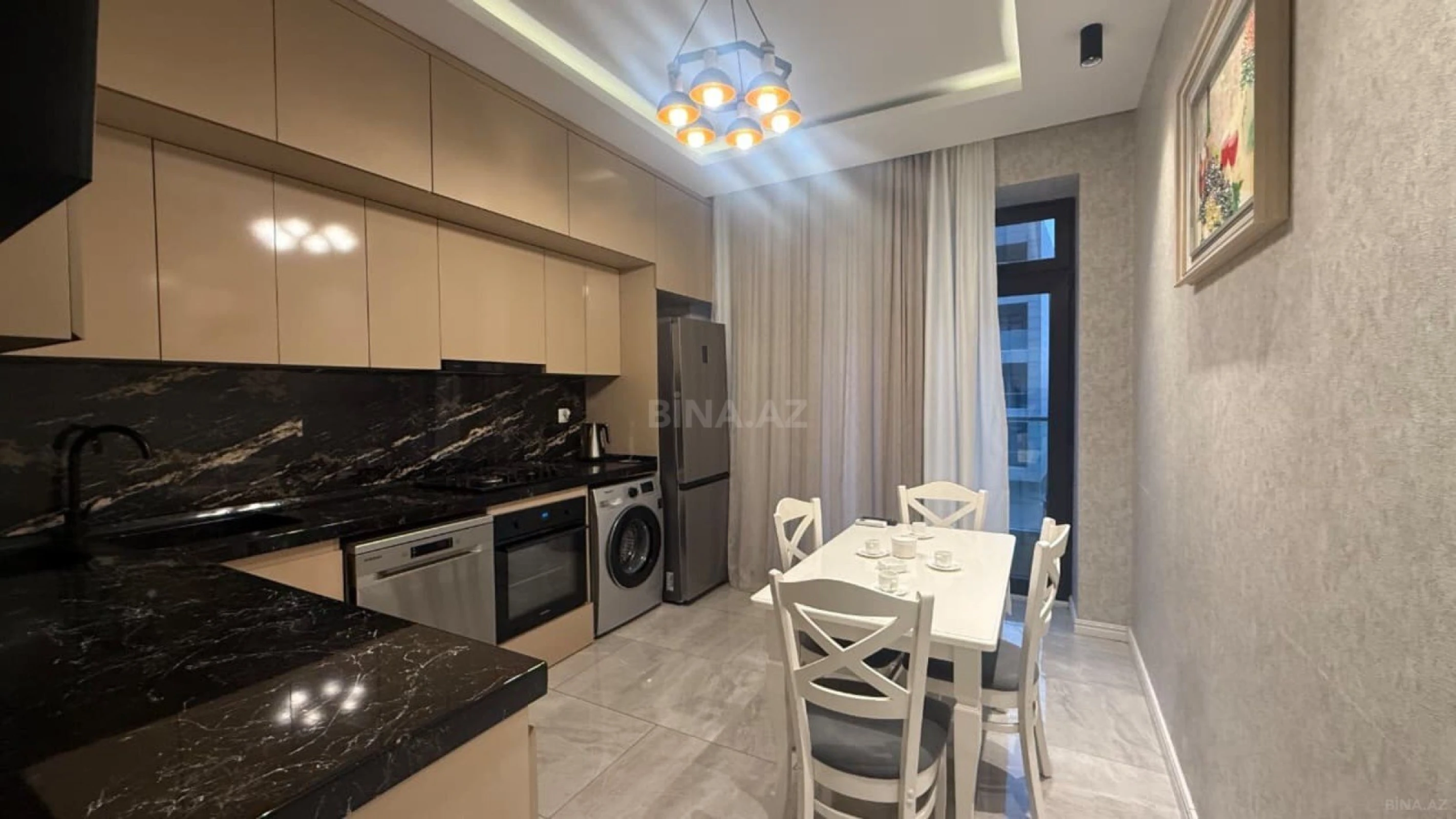Satılır 3 otaqlı mənzil 147 m²