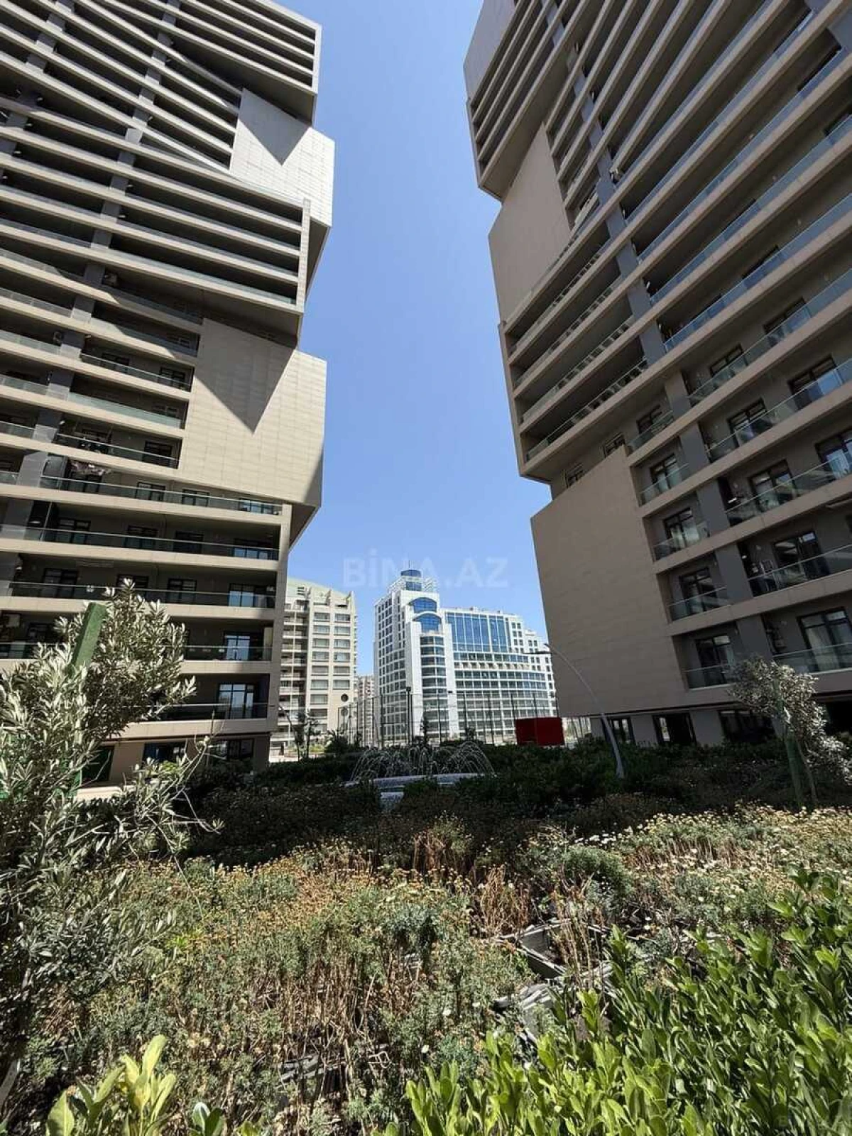 Satılır 3 otaqlı mənzil 147 m²