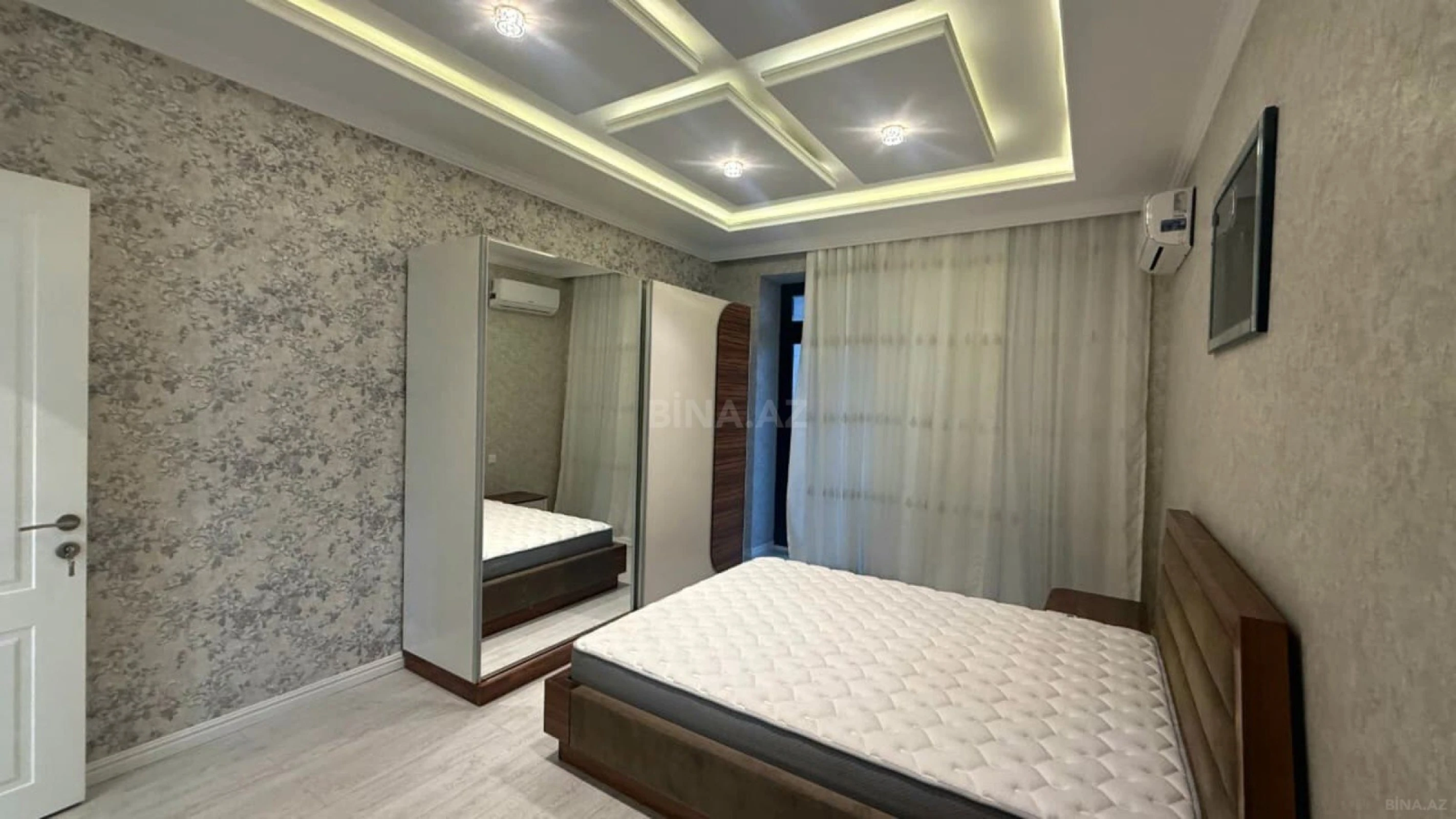 Satılır 3 otaqlı mənzil 147 m²