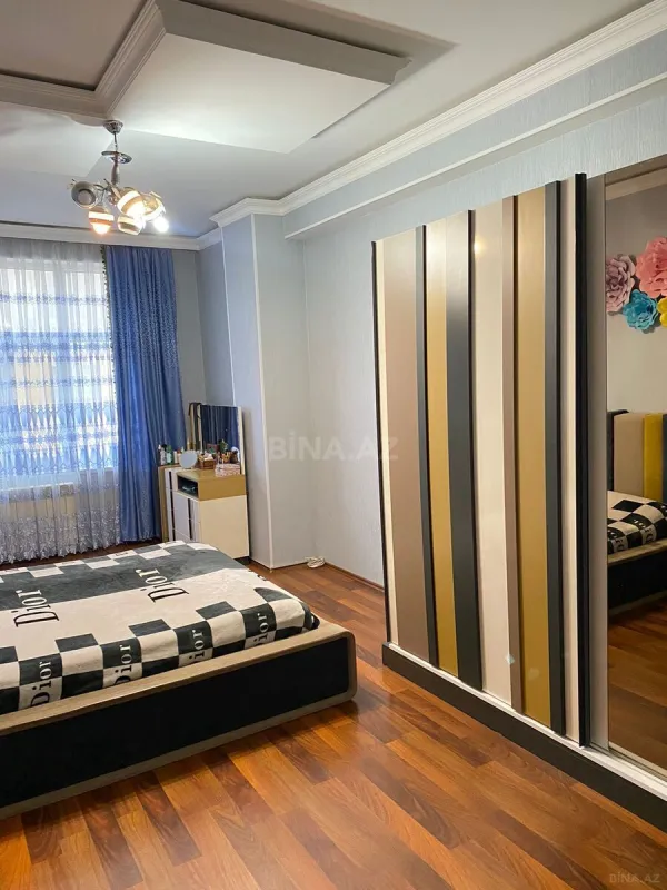 Satılır 3 otaqlı mənzil 118 m²