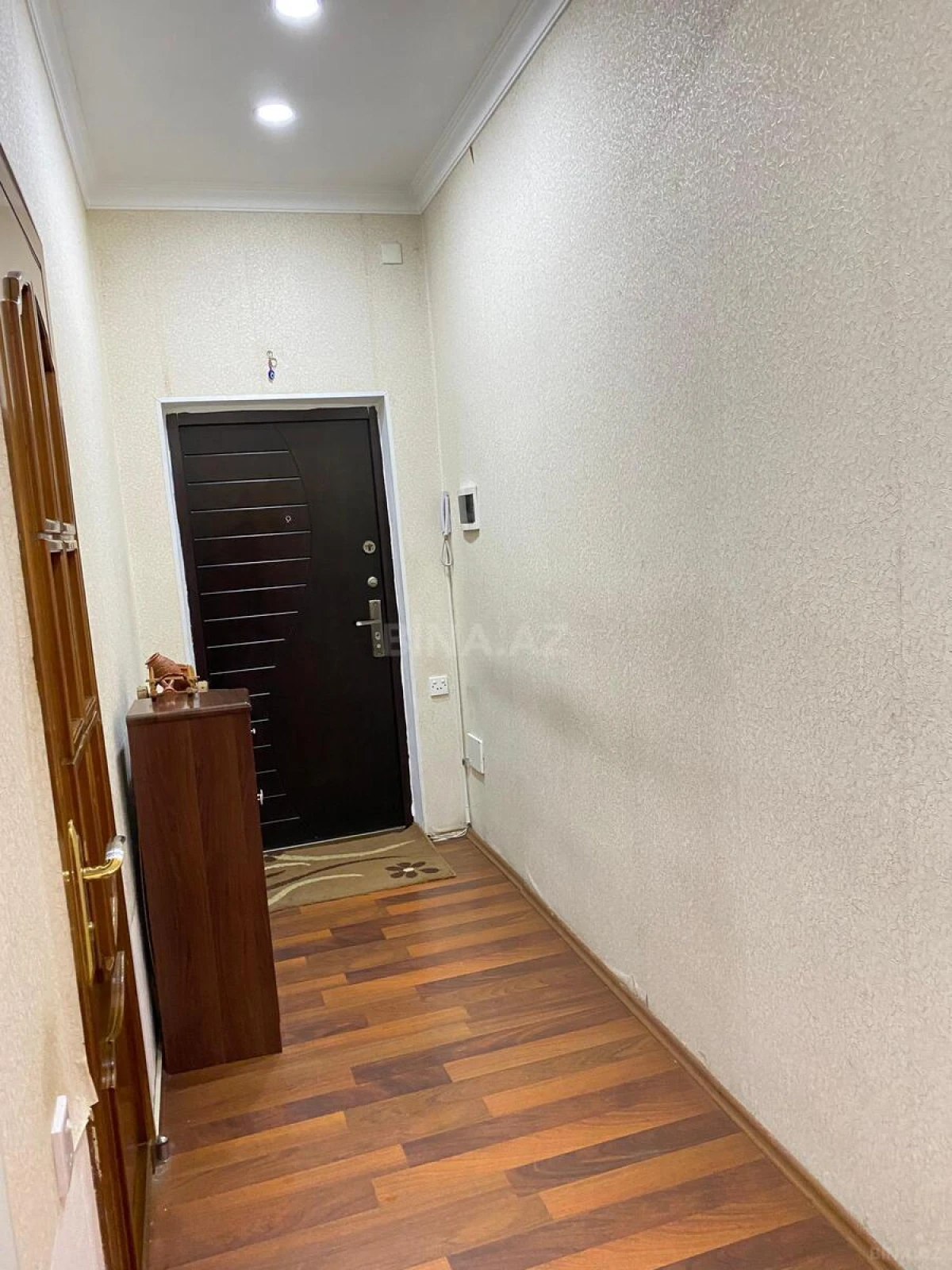 Satılır 3 otaqlı mənzil 118 m²