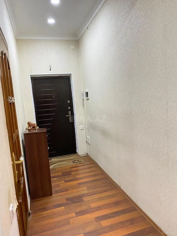 Satılır 3 otaqlı mənzil 118 m²