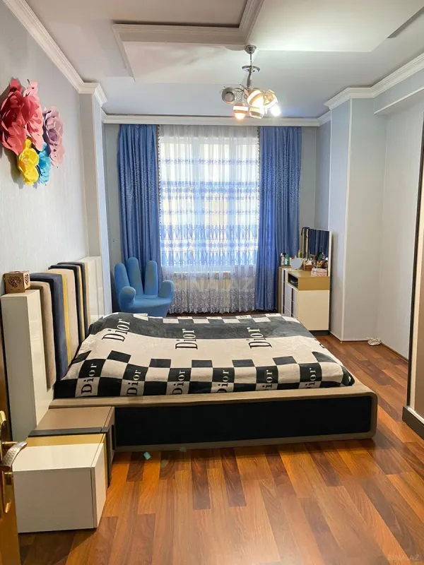 Satılır 3 otaqlı mənzil 118 m²