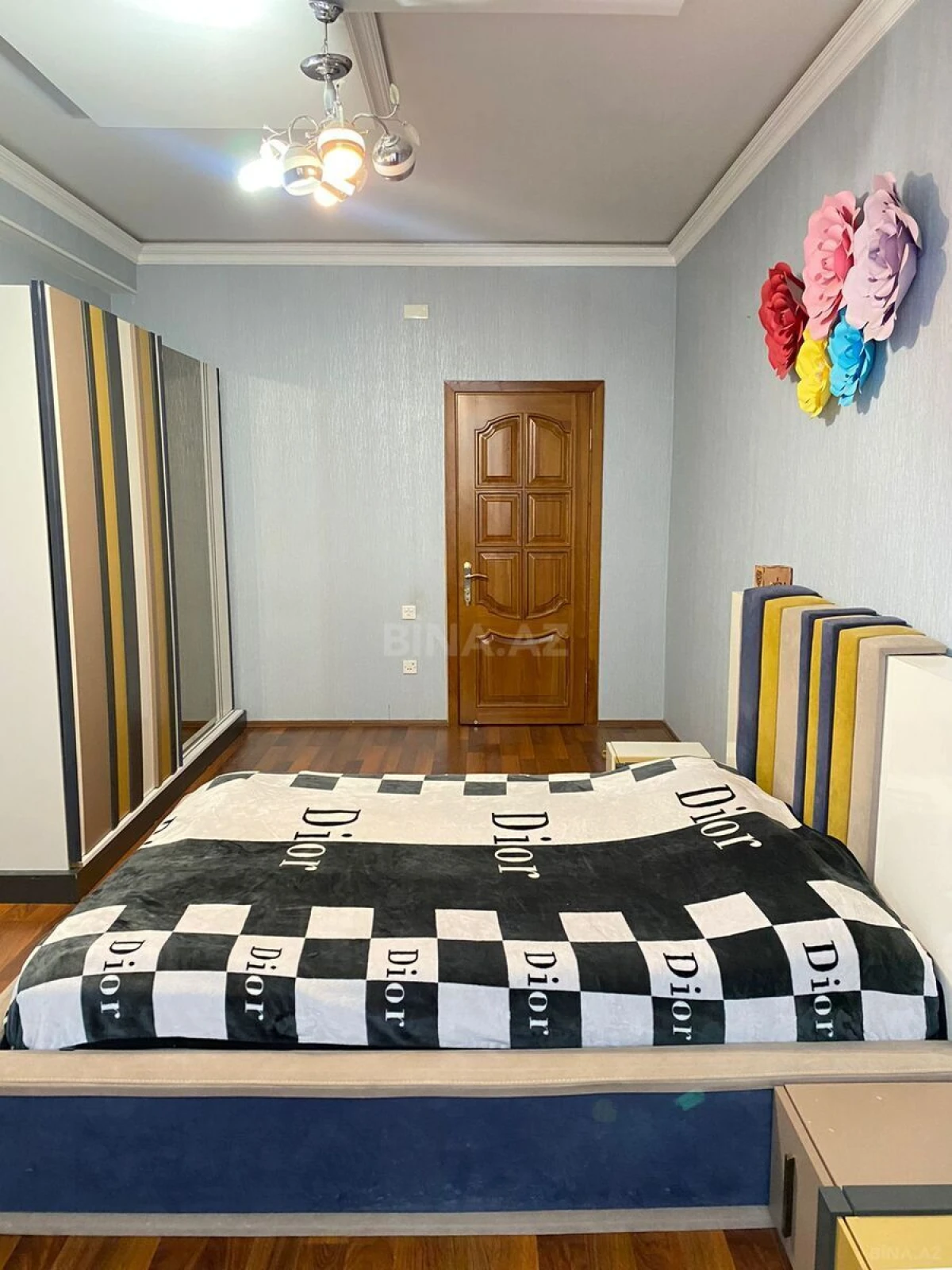 Satılır 3 otaqlı mənzil 118 m²