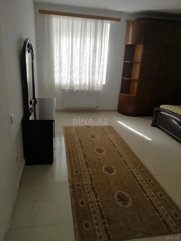 Kirayə verilir 2 otaqlı mənzil 70 m²