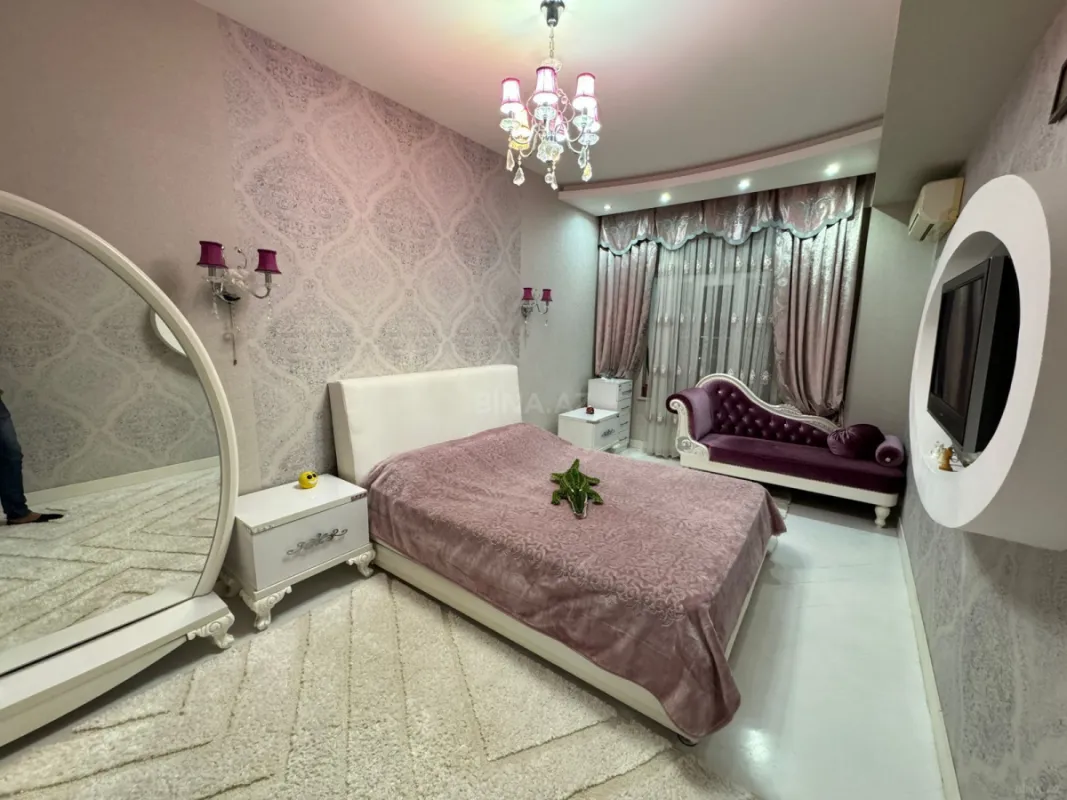 Kirayə verilir 4 otaqlı mənzil 180 m²