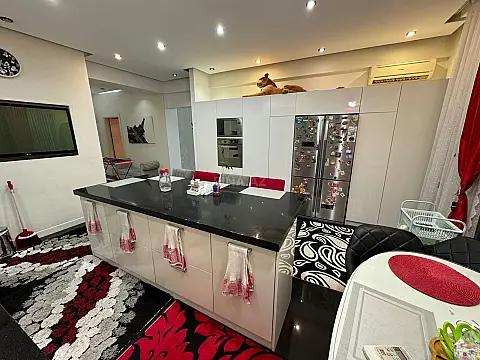 Kirayə verilir 4 otaqlı mənzil 180 m²