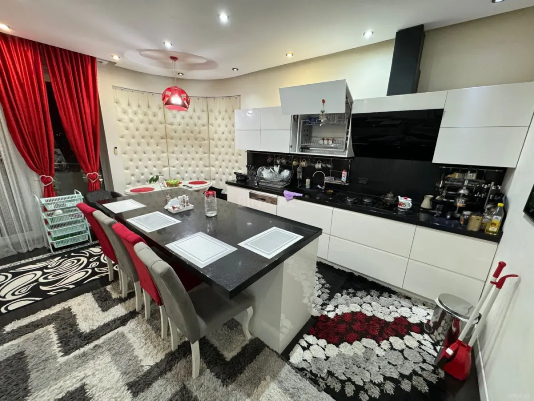 Kirayə verilir 4 otaqlı mənzil 180 m²