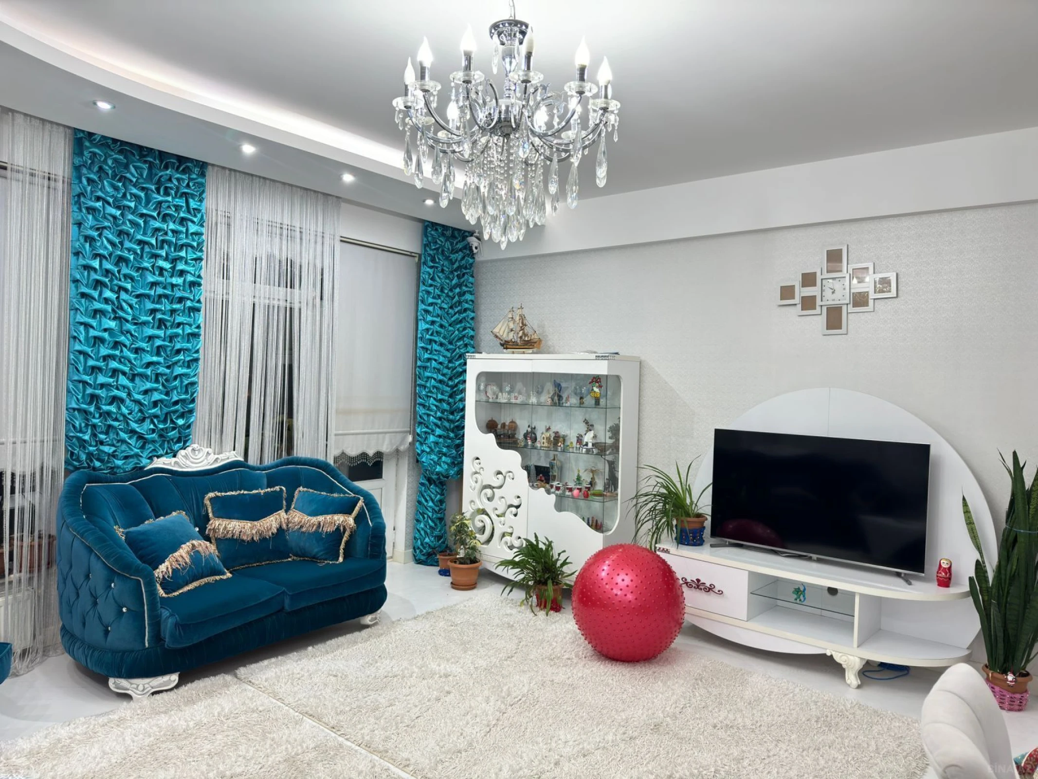 Kirayə verilir 4 otaqlı mənzil 180 m²