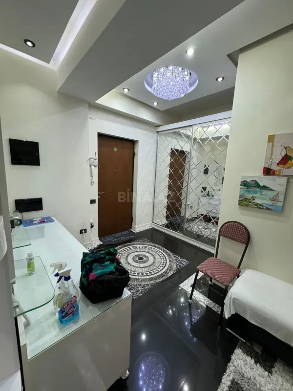 Kirayə verilir 4 otaqlı mənzil 180 m²