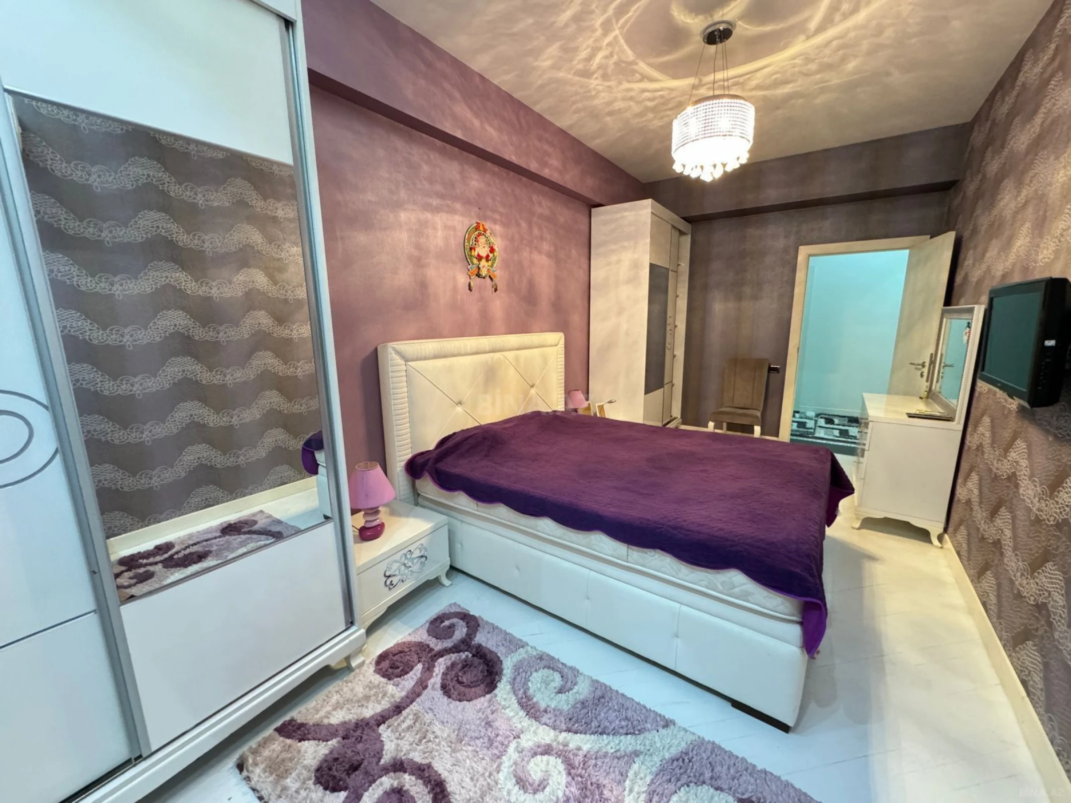 Kirayə verilir 4 otaqlı mənzil 180 m²