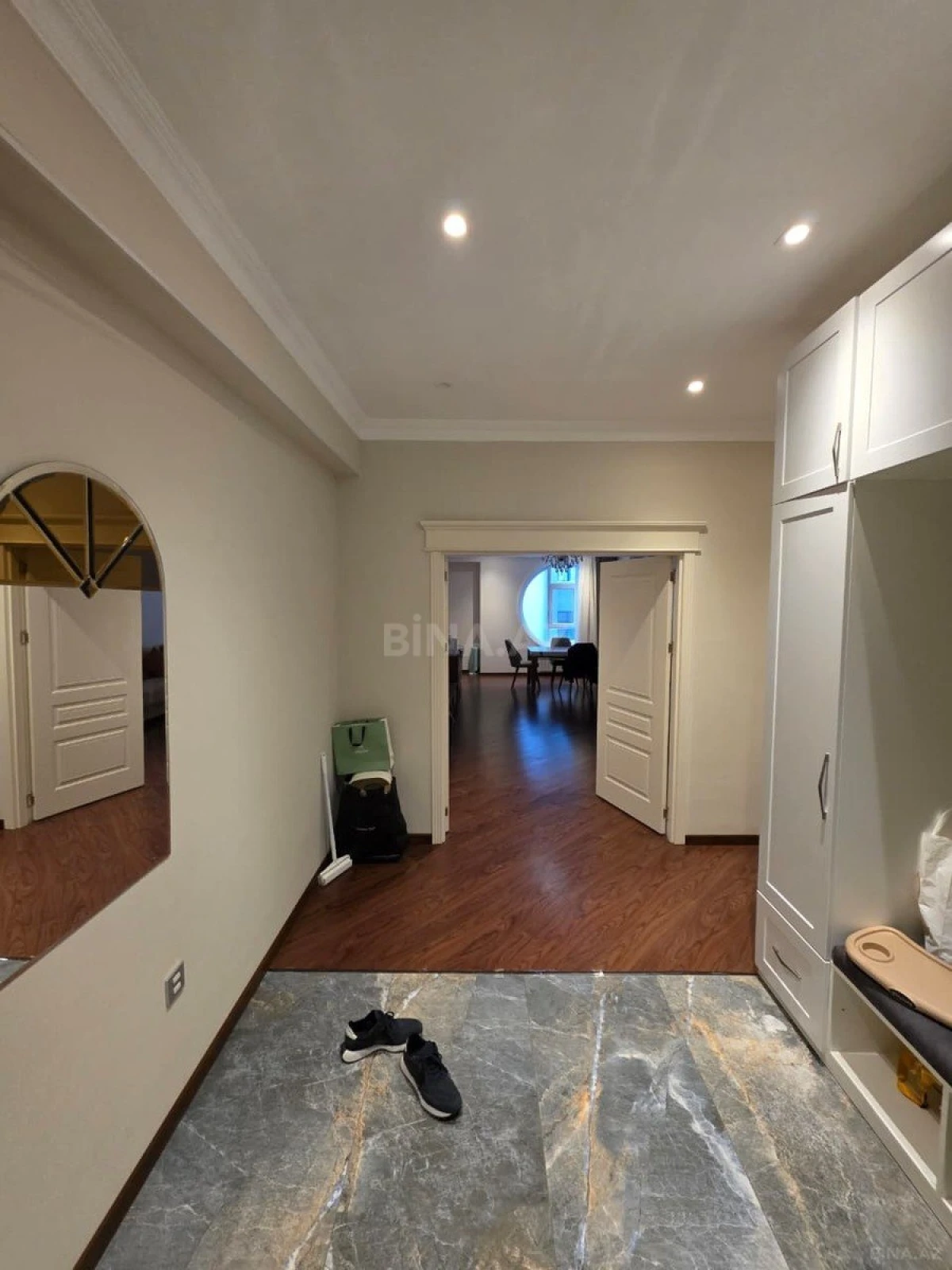 Kirayə verilir 3 otaqlı mənzil 125 m²