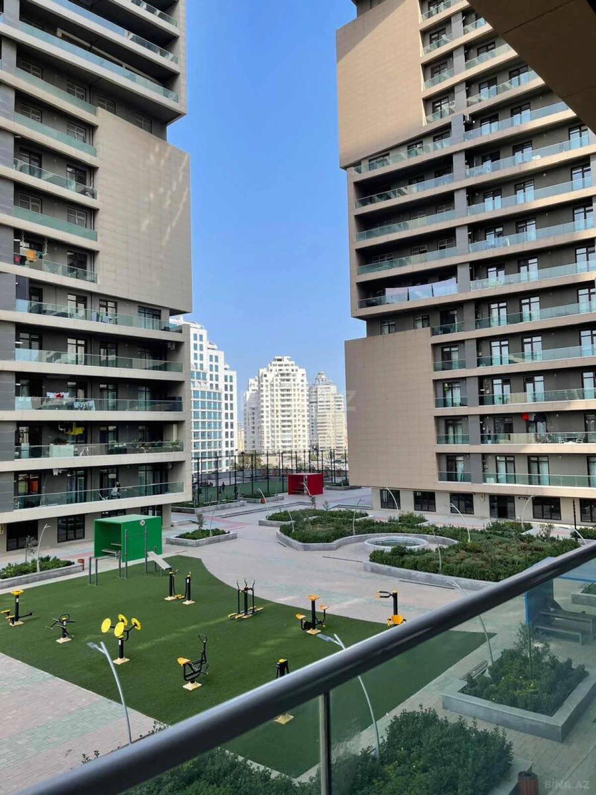 Satılır 3 otaqlı mənzil 150 m²