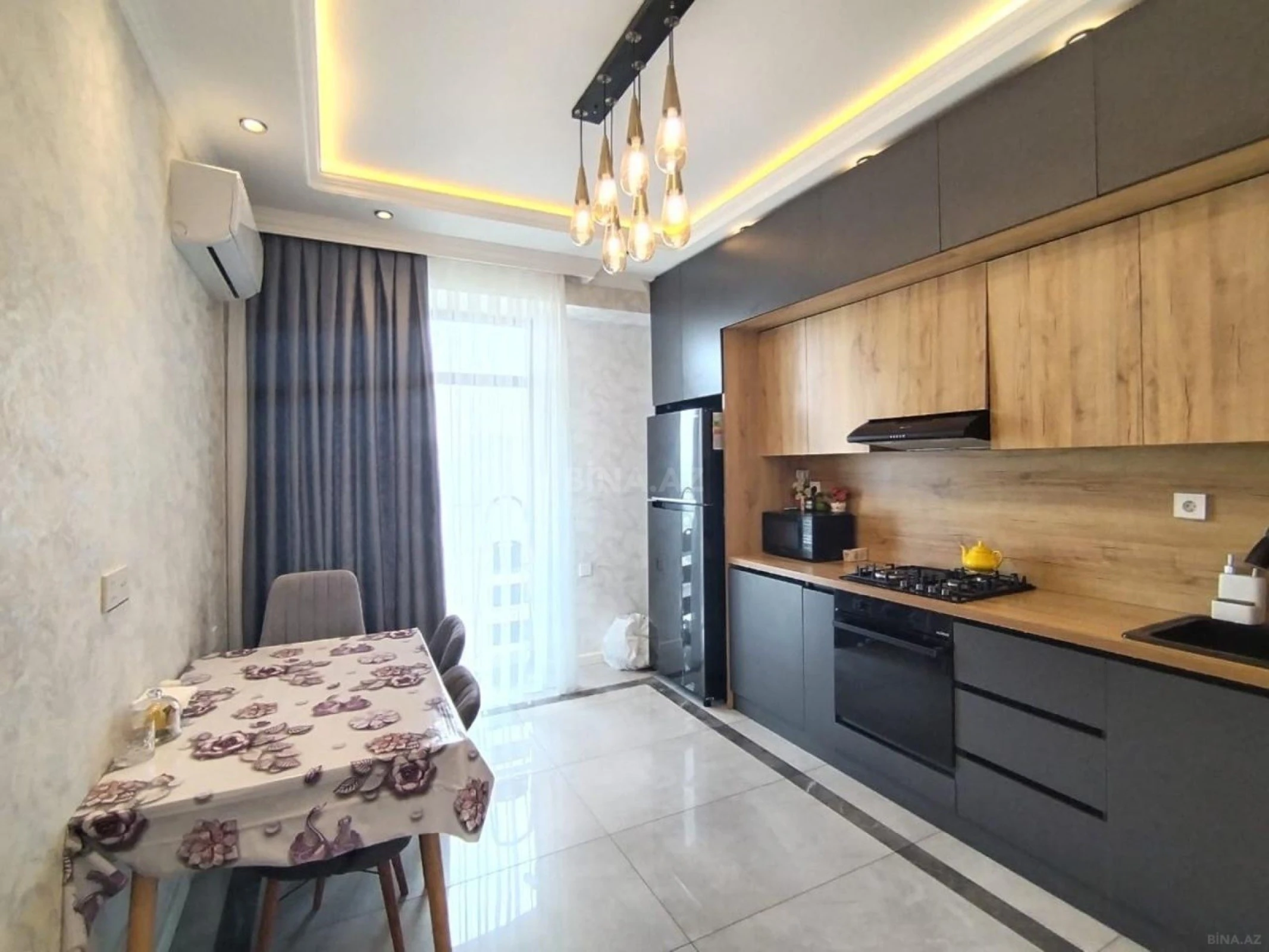 Satılır 3 otaqlı mənzil 150 m²