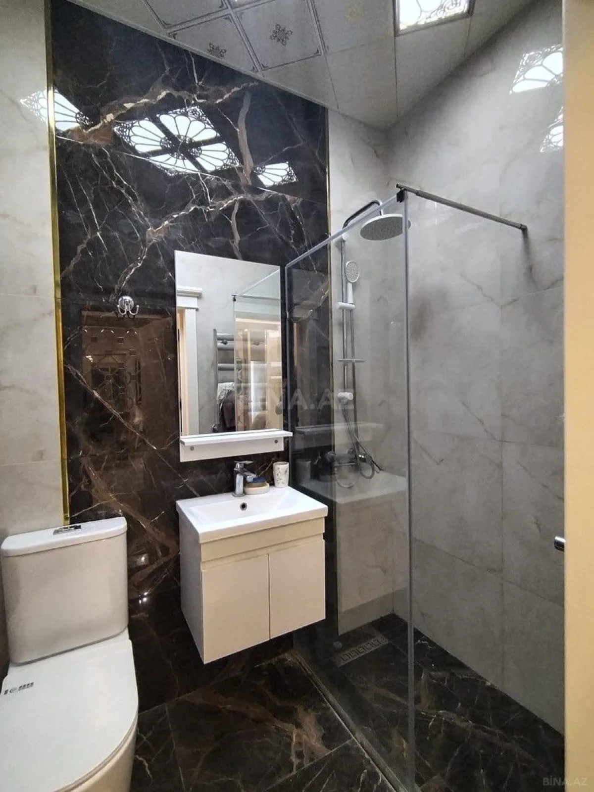 Satılır 3 otaqlı mənzil 150 m²