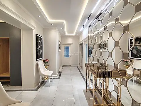 Satılır 3 otaqlı mənzil 150 m²