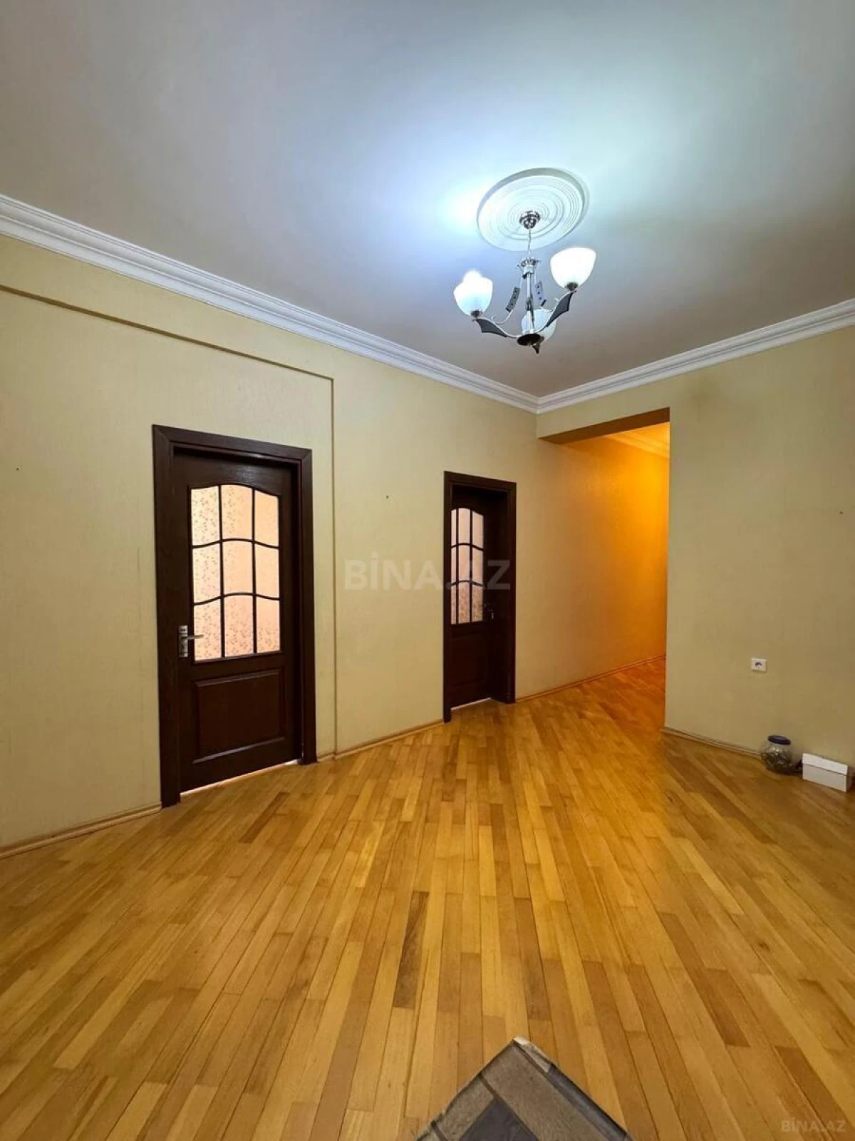 Satılır 3 otaqlı mənzil 122 m²