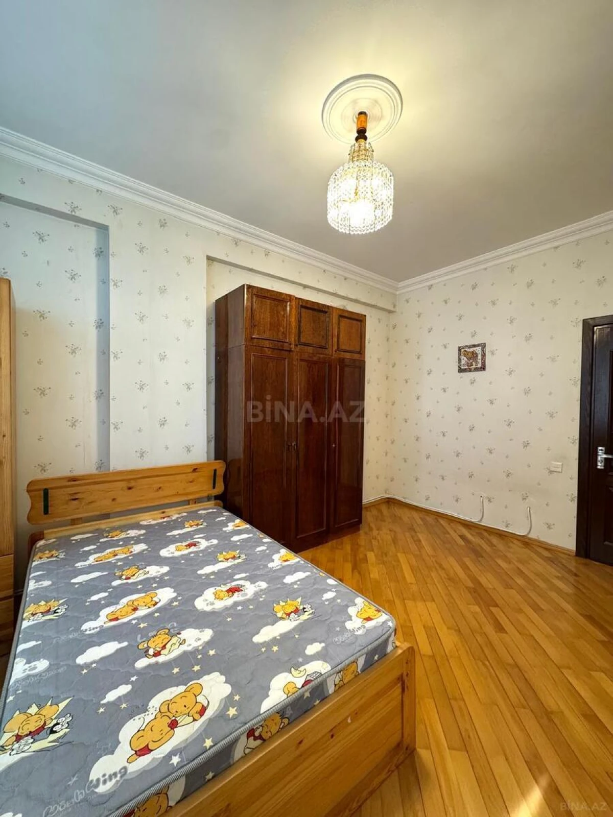 Satılır 3 otaqlı mənzil 122 m²