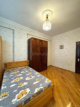 Satılır 3 otaqlı mənzil 122 m²