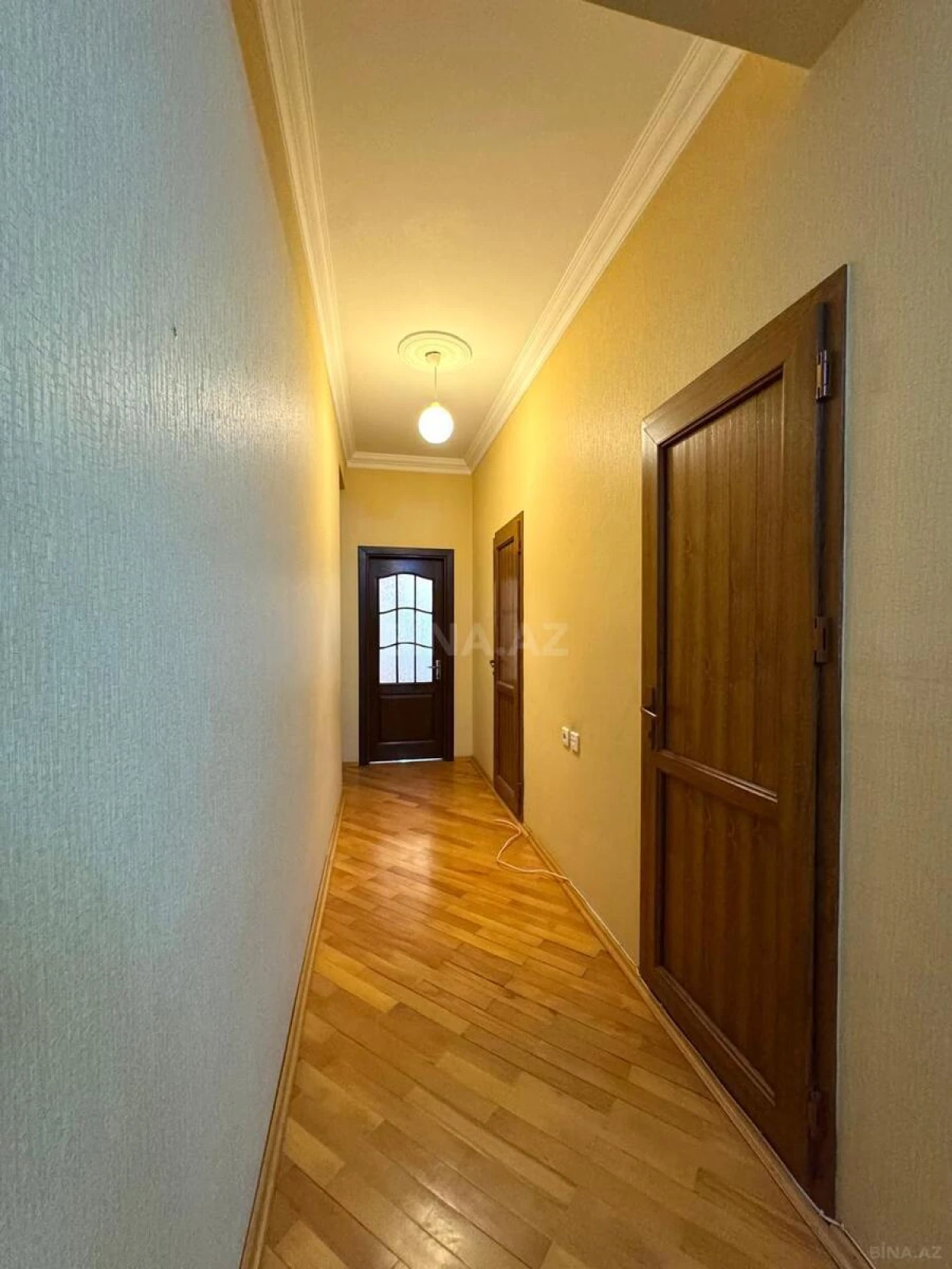Satılır 3 otaqlı mənzil 122 m²
