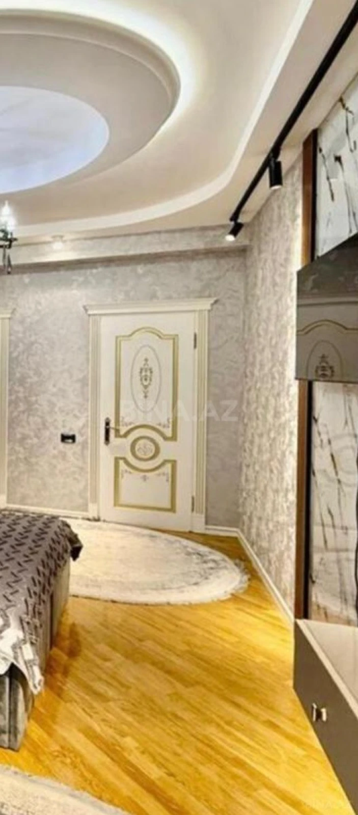 Satılır 3 otaqlı mənzil 150 m²