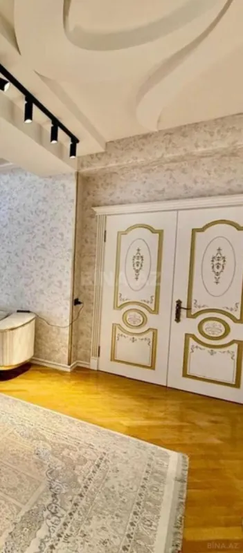 Satılır 3 otaqlı mənzil 150 m²