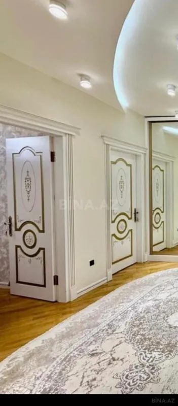 Satılır 3 otaqlı mənzil 150 m²