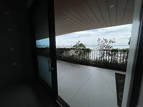 Satılır 3 otaqlı mənzil 249 m²