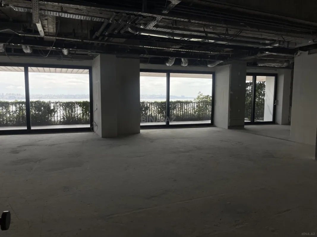 Satılır 3 otaqlı mənzil 249 m²
