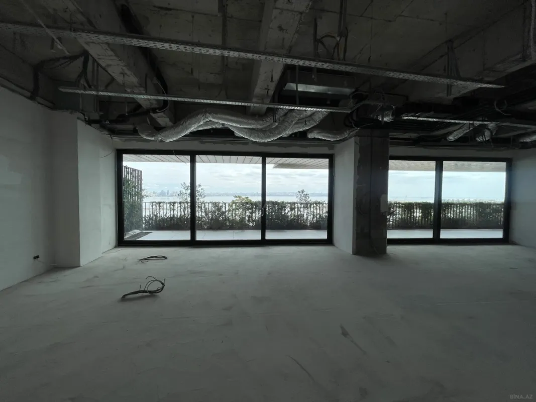 Satılır 3 otaqlı mənzil 249 m²