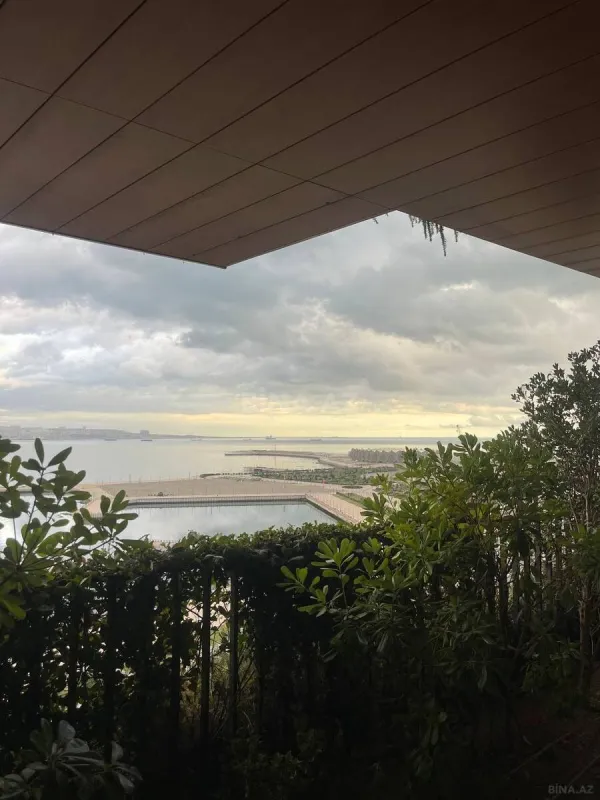 Satılır 3 otaqlı mənzil 249 m²