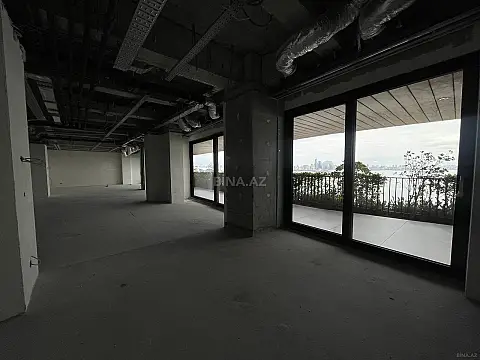 Satılır 3 otaqlı mənzil 249 m²