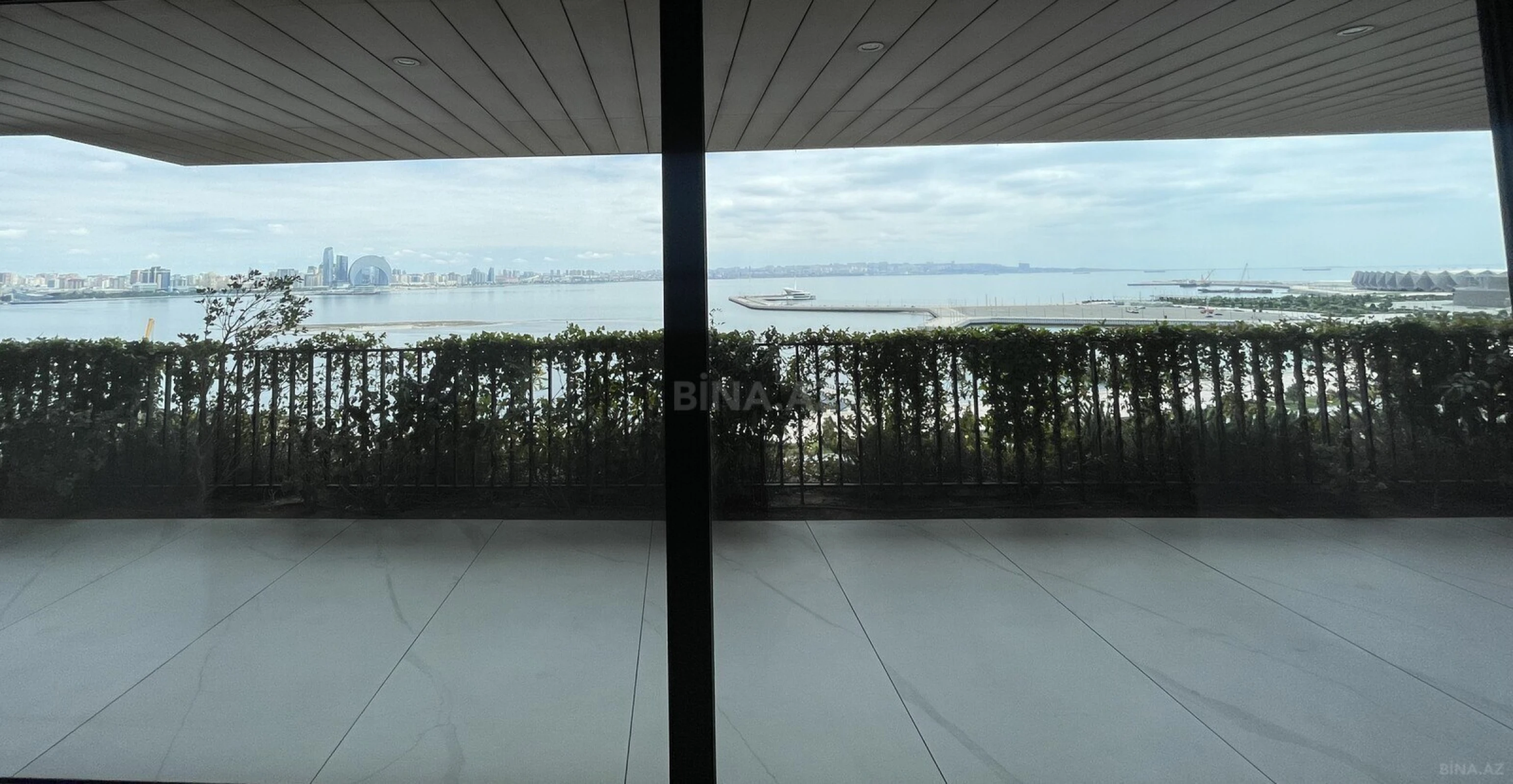 Satılır 3 otaqlı mənzil 249 m²